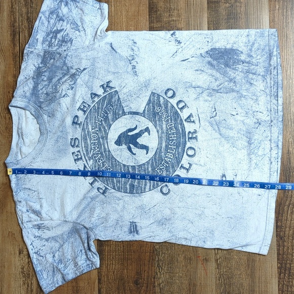 Pikes Peak Colorado Bigfoot T-shirt Size Large in Vaguely Grey/Blue Tie-dye - Picture 5 of 7